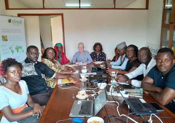 Table ronde sur les enjeux de conservation de la biodiversité et les risques sanitaires © Cirad